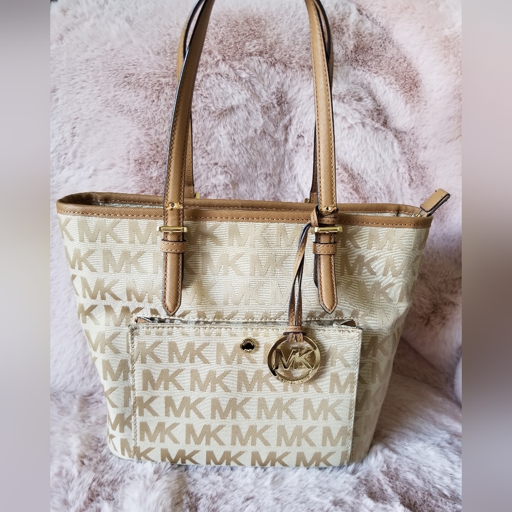 Michael Kors Jet Set Tote